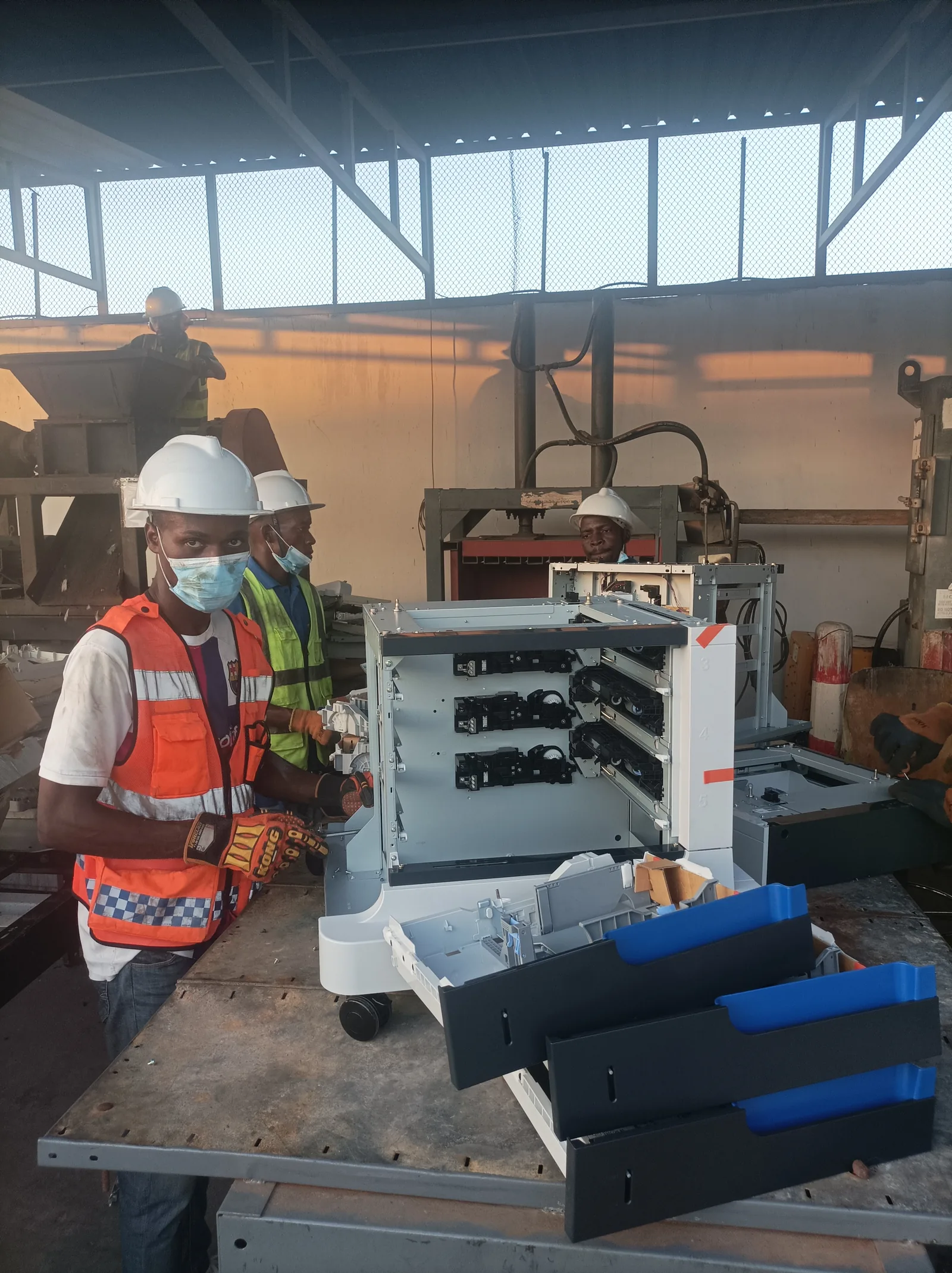 Operação de gestão de equipamentos tecnológicos